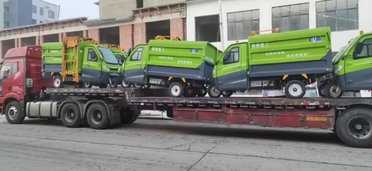 雄獅重工環(huán)衛(wèi)車批量交付信陽市淮濱縣，助力打好攻堅戰(zhàn)